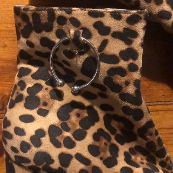 Leopard Bootie - Picture 2 of 5